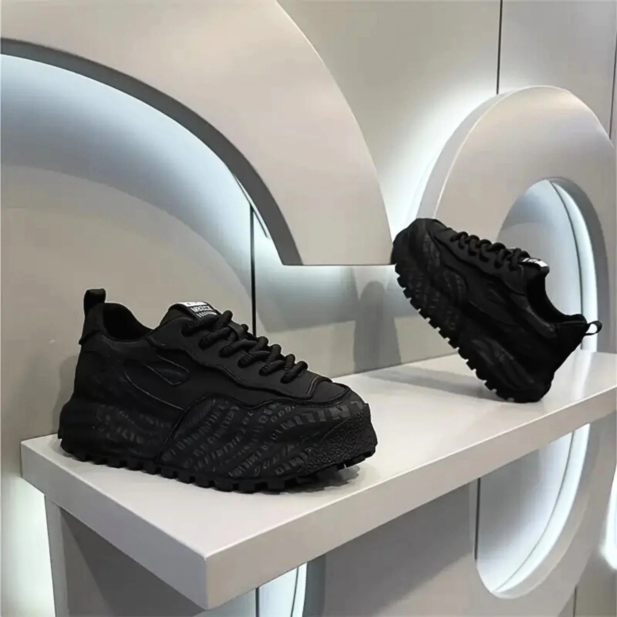 Swavy Sneaker MBZCX — Uranium Waves
